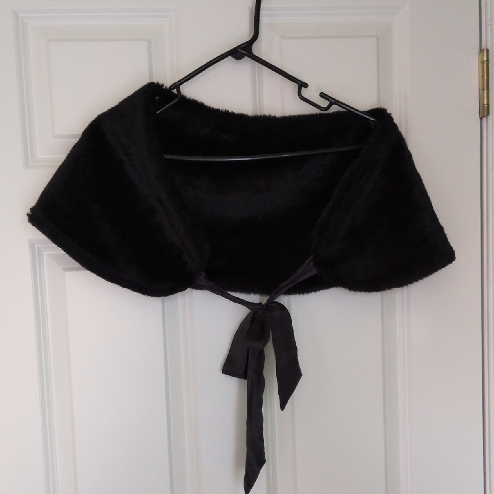Elegant Black Faux Fur Shawl